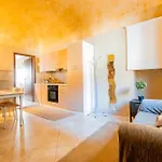 Calandra House - In The City Center